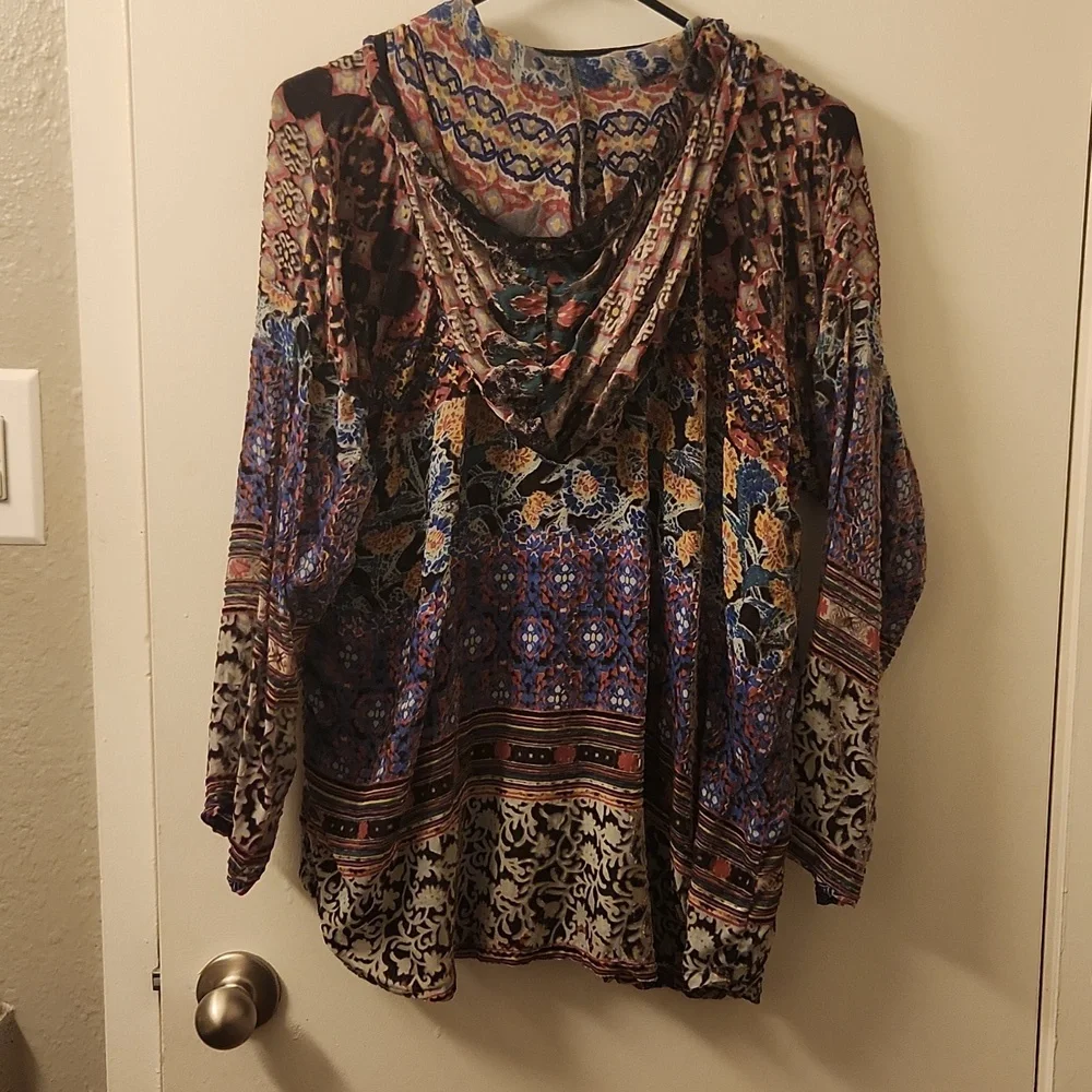 Johnny Was Geometric burnout velvet pull over. size XS